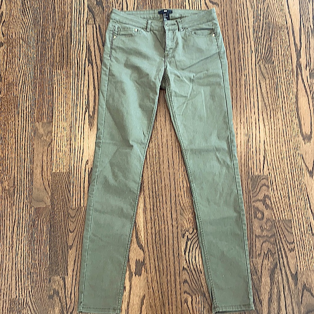 Beautiful muted green H&M skinny jeans!  Size 8 and 30” inseam.